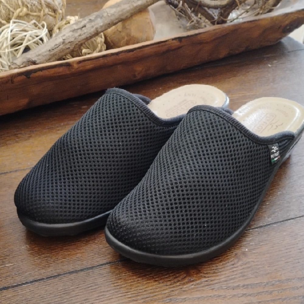 {$15 BUNDLED} FLY FLOT Black Mesh Slip-On Loafers